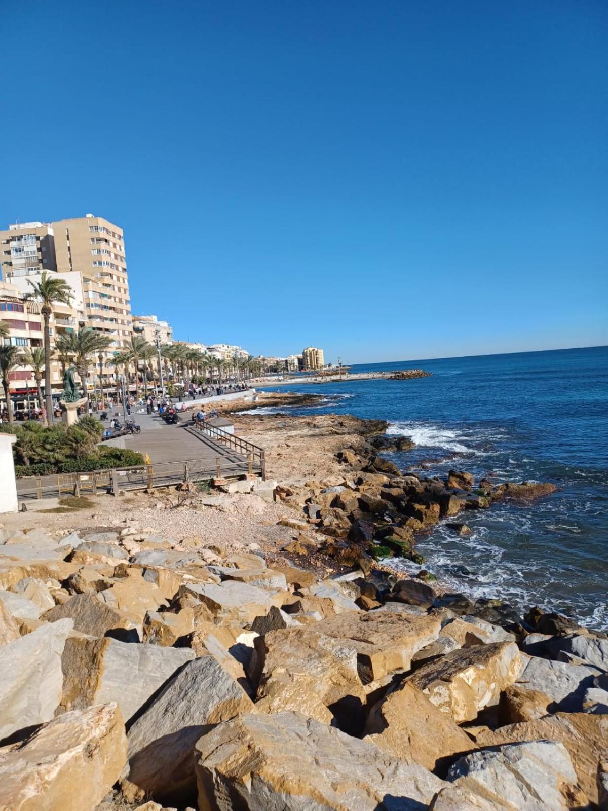Playa De Los Naufragos Cozy Apartment With Pool Торевьиа Экстерьер фото